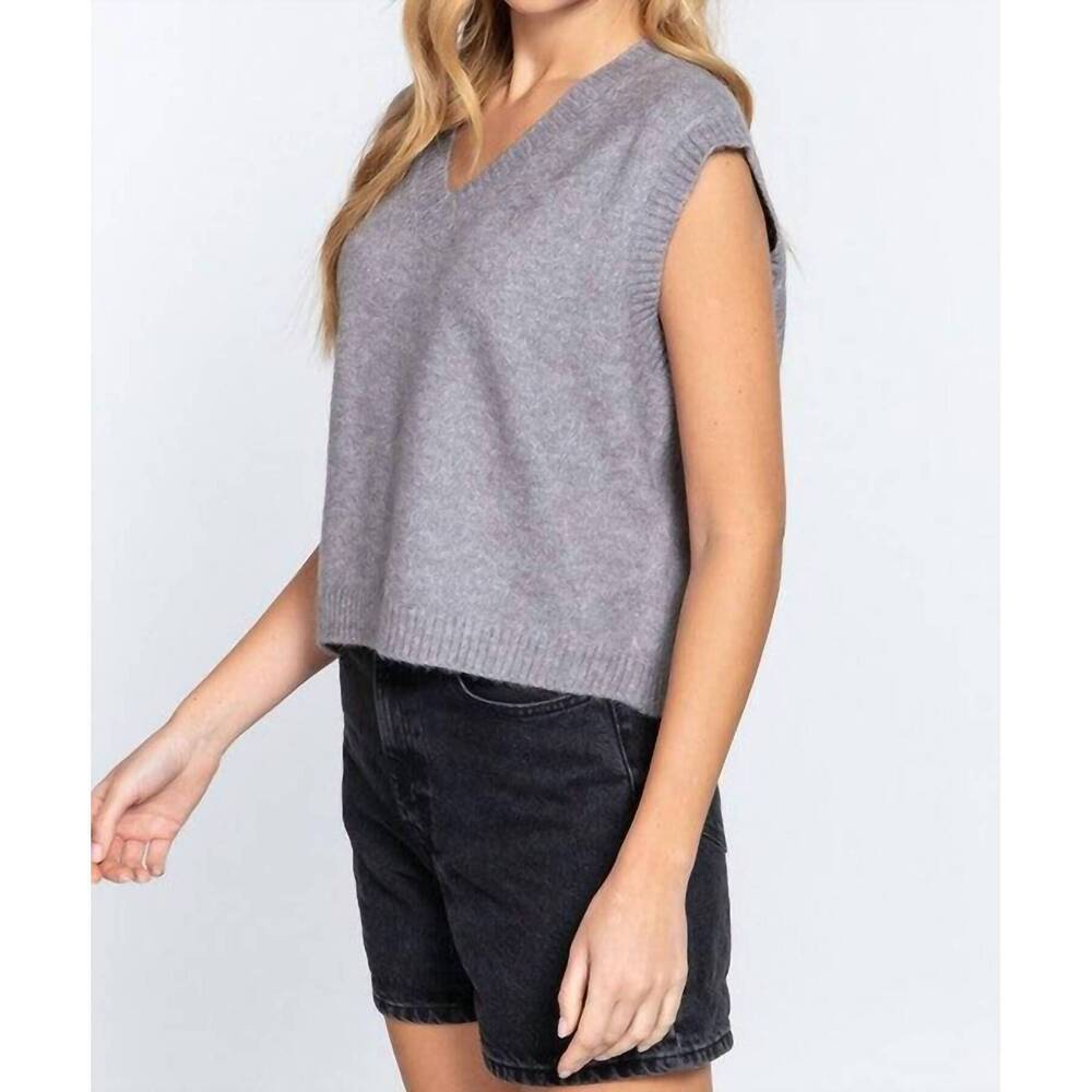 NEW ACTIVE BASIC v-neck sweater vest in gray
